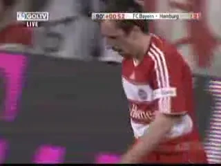 Arbitrii au ochi si la spate! Van Bommel a comis-o din nou si