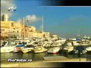 Alexandra Dinu nu si-a pierdut sex-appeal-ul! Vezi super-imagini cu Alexandra alaturi de un Ferrari!