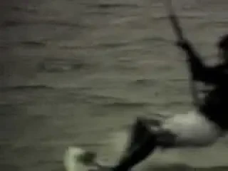 Fereste-ti capul de... avioane! Vezi un clip fantastic