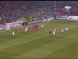 Fostul adversar al Stelei, Poulsen, de la Sevilla se face extraterestru: Barca il vrea pe danez!