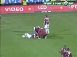 Trebuie Rapidul sa piarda cu 3-0? A luat Deaconu o decizie corecta? Vezi aici incidentul din Giulesti!