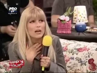 Elena Udrea:"Cand ma uit la meciuri impreuna cu sotul meu se aud numai BEEP-uri prin casa, cand da Steaua gol se linistesc lucrurile!"