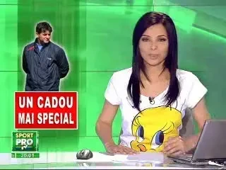 CADOU DE SENZATIE - LACATUS POATE AVEA PARTE DE O STRIPTEUZA DE ZIUA LUI!