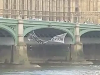 Flacara olimpica a ajuns in Marea Britanie! Vezi aici cum au aratat protestele!