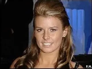 Rooney si Coleen vor cheltui 317.000 de euro numai pentru pretrecerile dinaintea nuntii!