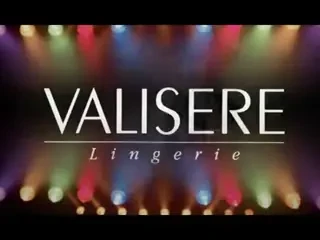 Catrinel Menghia... in bikini! Vezi un pictorial cu una dintre cele mai dorite romance in Italia