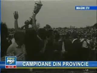 Vezi aici imagini de arhiva de cand Craiova a adus acum 17 de ani titlul in provincie!