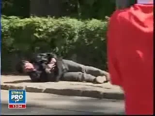Cameramanul Jandarmeriei batut de fanii Universitatii este inca in stare grava la spital!