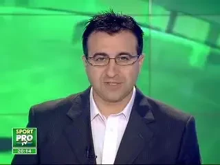 Un nou motiv sa fii comentator de wrestling: Superman a intrat in ring, alaturi de Cena si Undertaker