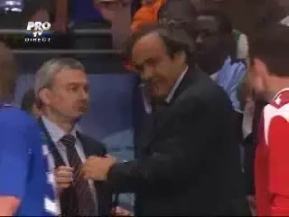 Manchester a sarit in aer! Vezi imagini impresionante cu fotbalistii lui Zenit ridicand trofeul UEFA!