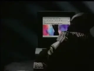 Hamilton si Dannii Minogue se joaca de-a Formula 1 prin spatele lui Villenueve?