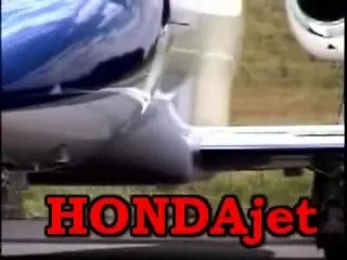 Vezi ce avion Honda si-a luat Jenson Button!