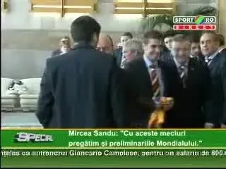 Basescu s-a pozat cu Mutu la plecarea Nationalei