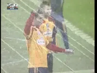 O ploaie torentiala a stricat primul antrenament al nationalei!