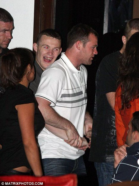 Rooney se distreaza la maxim in Ibiza!