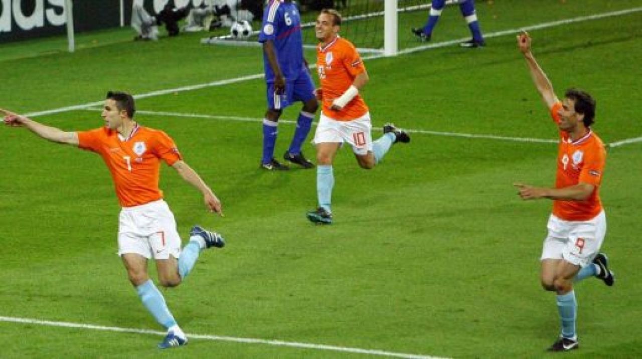 Olandezii in sferturi: Olanda 4-1 Franta!_6