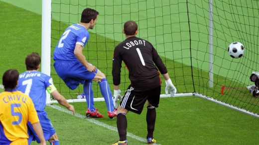 Doua puncte, 15.000 de suporteri, un penalty ratat_11