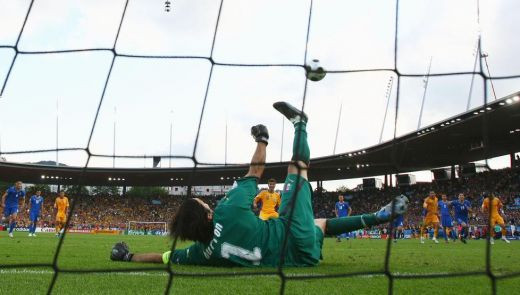 Doua puncte, 15.000 de suporteri, un penalty ratat_47