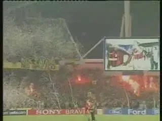 Vezi ce gol le-a dat Julio Cesar celor de la Milan!