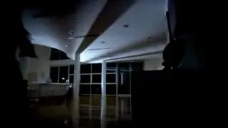 Greu de ucis! Vezi cum castiga Federer si in sufragerie!