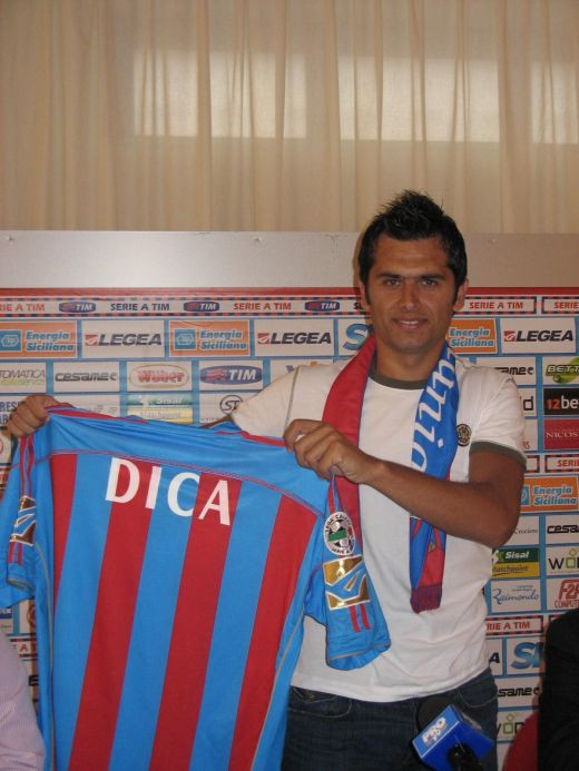 Vezi primele poze cu Dica in tricoul Cataniei!_3