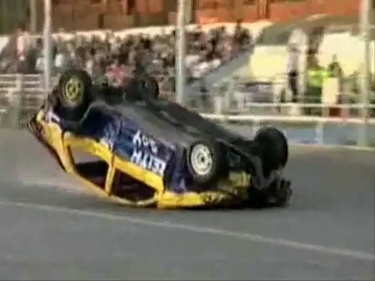 Video: Nebunie curata! Concurs - cum sa-ti faci masina praf