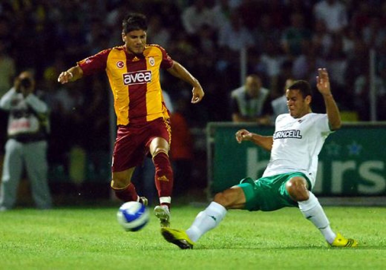 Foto: Galata tremura! Umit Karan s-a