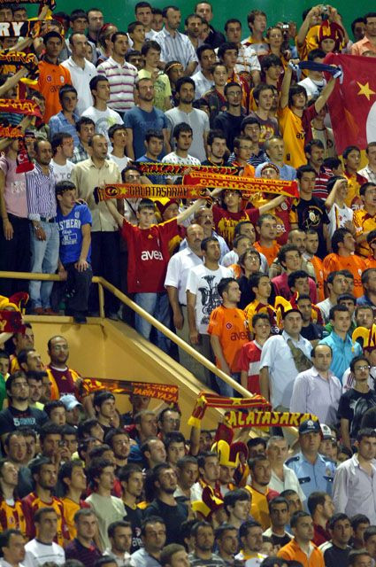 Foto: Galata tremura! Umit Karan s-a 