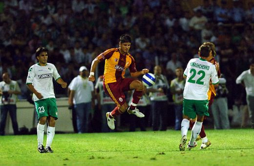 Foto: Galata tremura! Umit Karan s-a 