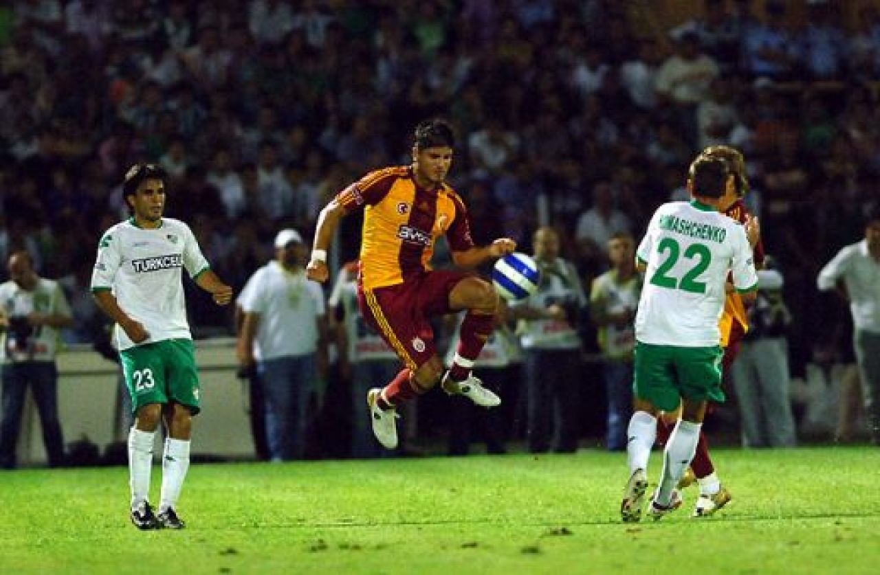 Foto: Galata tremura! Umit Karan s-a