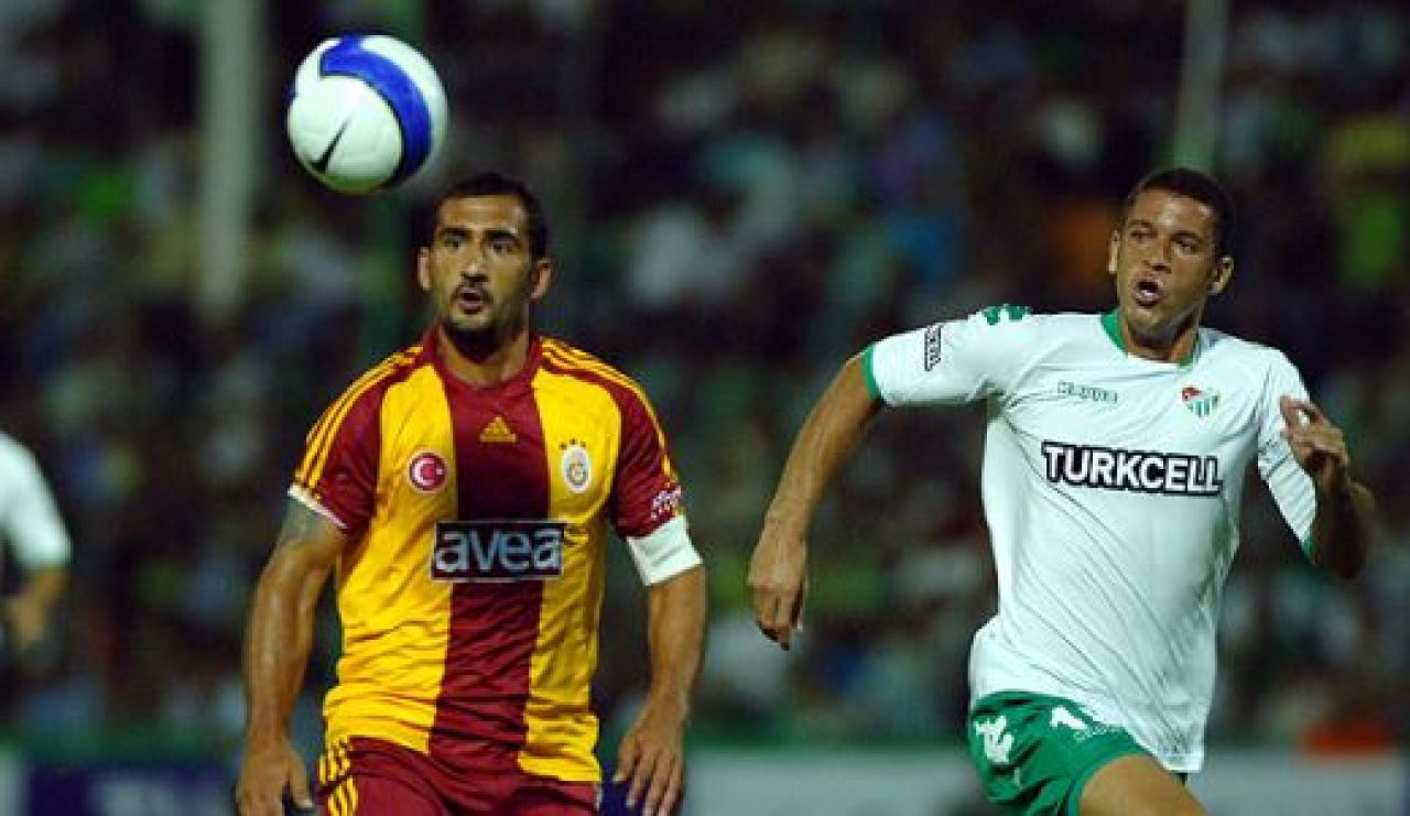 Foto: Galata tremura! Umit Karan s-a