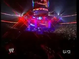 SUPER HOT: Beth Phoenix si Santino Marella s-au sarutat cu foc!