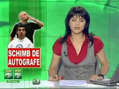 Se cauta fani: oamenii lui Andone si-au dat autografe intre ei!