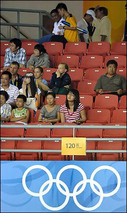 Deziluzie pentru organizatori! Locuri goale la JO!_3