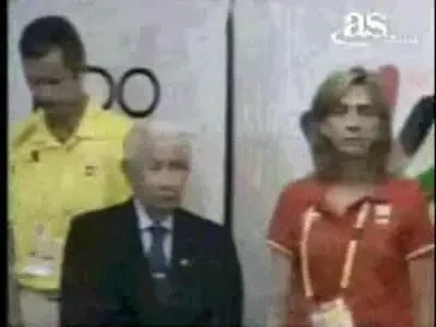 Delegatia olimpica a Spaniei a tinut un minut de reculegere pentru drama aviatica din Madrid!