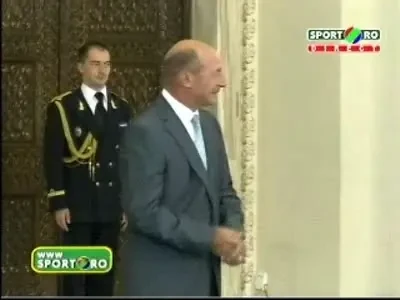 Campionii de la Beijing au fost premiati de Basescu. Video: