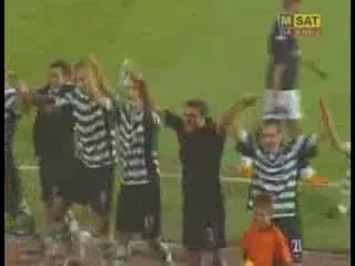 Vezi cel mai tare gol marcat din voleu!