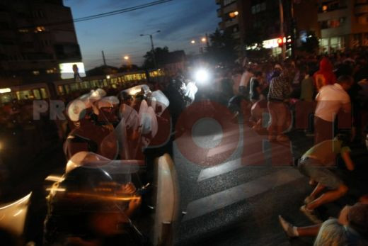 Foto si Video! Timisoara viole(n)ta: Batai pe strazile Timisoarei_18