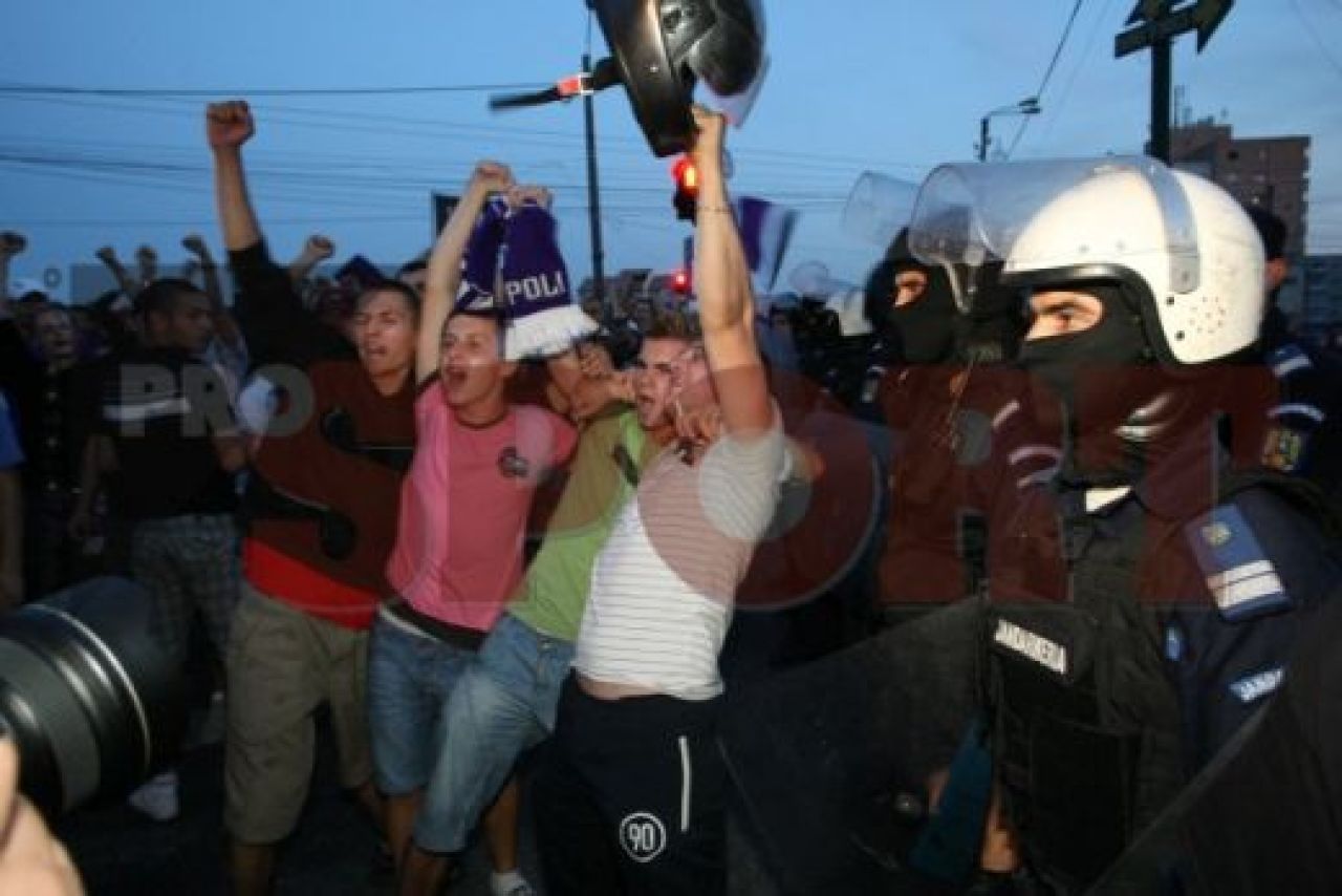 Foto si Video! Timisoara viole(n)ta: Batai pe strazile Timisoarei_23
