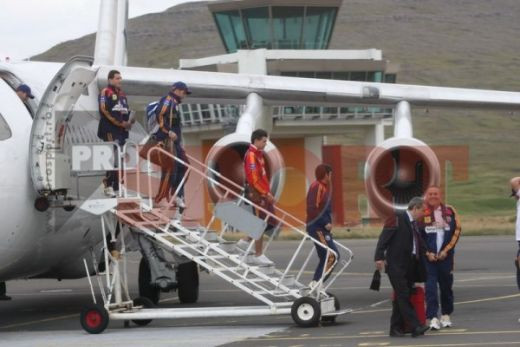 Echipa nationala a aterizat in siguranta in Insulele Feroe! :)_3