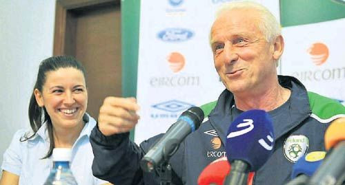 Oops, ce cazatura! Trapattoni a facut show la o conferinta de presa!_3