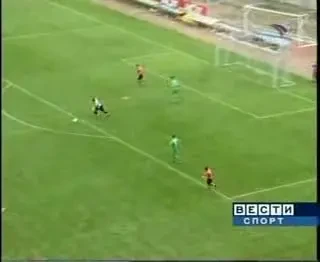Vezi un super gol de la 100 de metri!