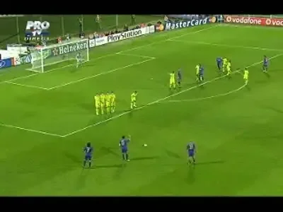 Steaua tremura, bara il salveaza pe Zapata! Vezi lovitura libera executata de Mutu