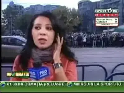 200 de fani giulesteni arunca cu pietre catre tribuna oficiala, Taher s-a refugiat!