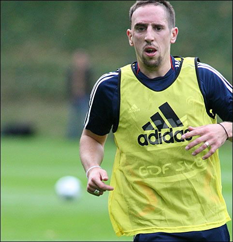 Vezi imagini de la antrenamentul Frantei!_3