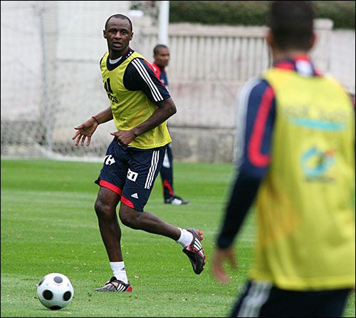 Vezi imagini de la antrenamentul Frantei!_8