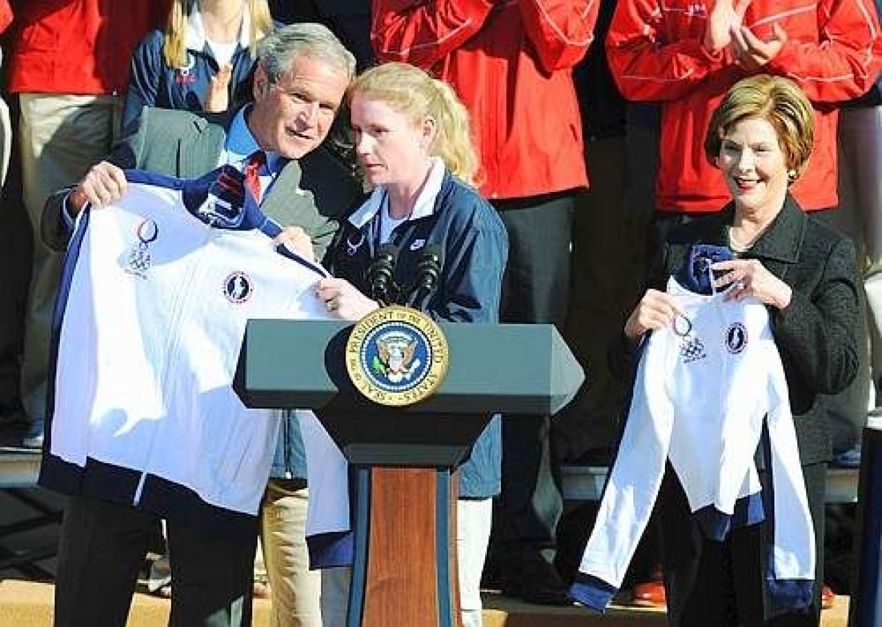 Bush, intimidat de mama lui Phelps!_13