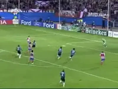 Vezi super golul lui Simao!