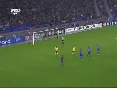 Vezi golul lui Xavi de 5-0 pentru Barca!