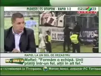 SUPER TARE: Cum semna Copos contractele pe scara avionului:)